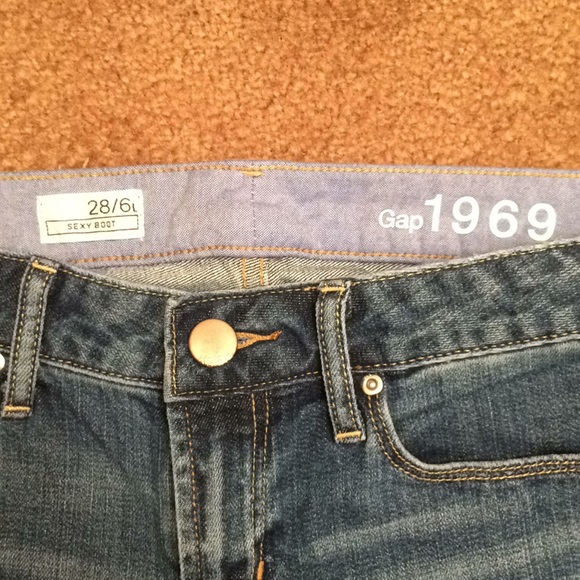 Gap 1969 “sexy boot” jeans - Picture 4 of 5
